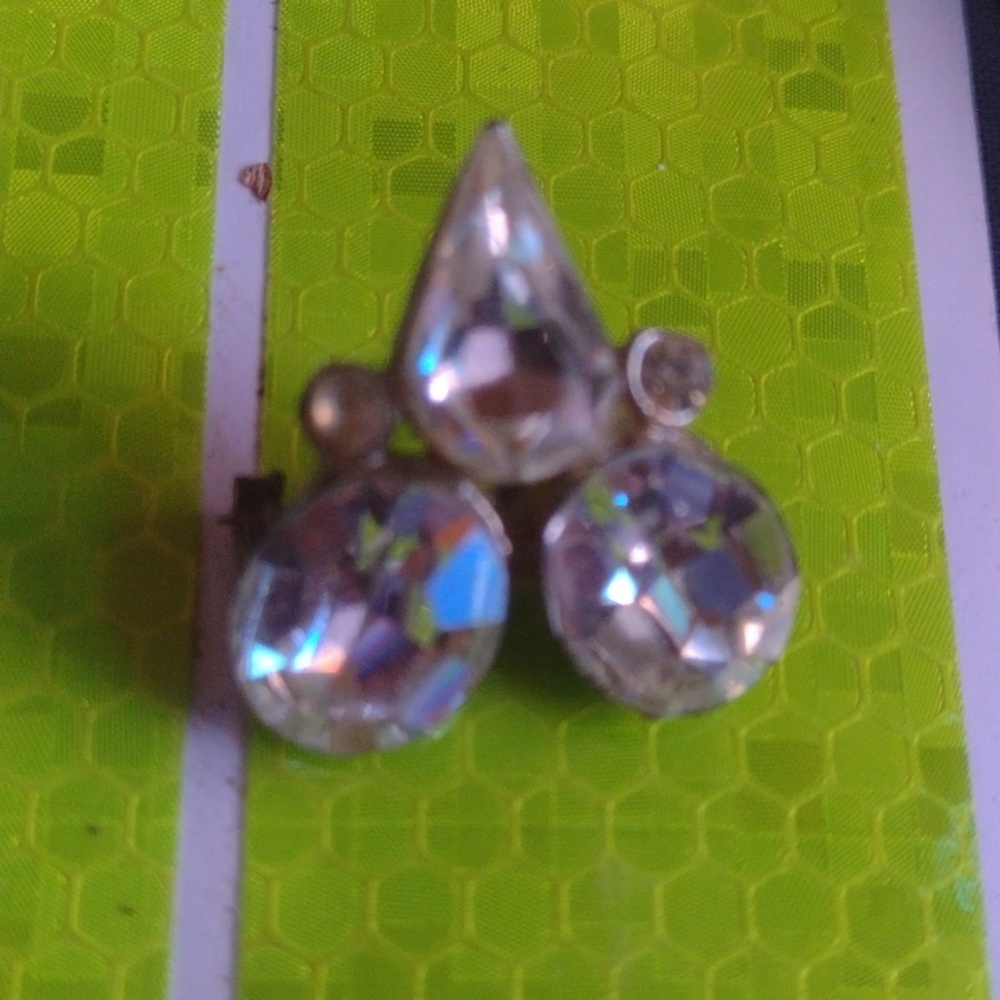 Ring/Lab Diamonds/Pin - Picture 3 of 5